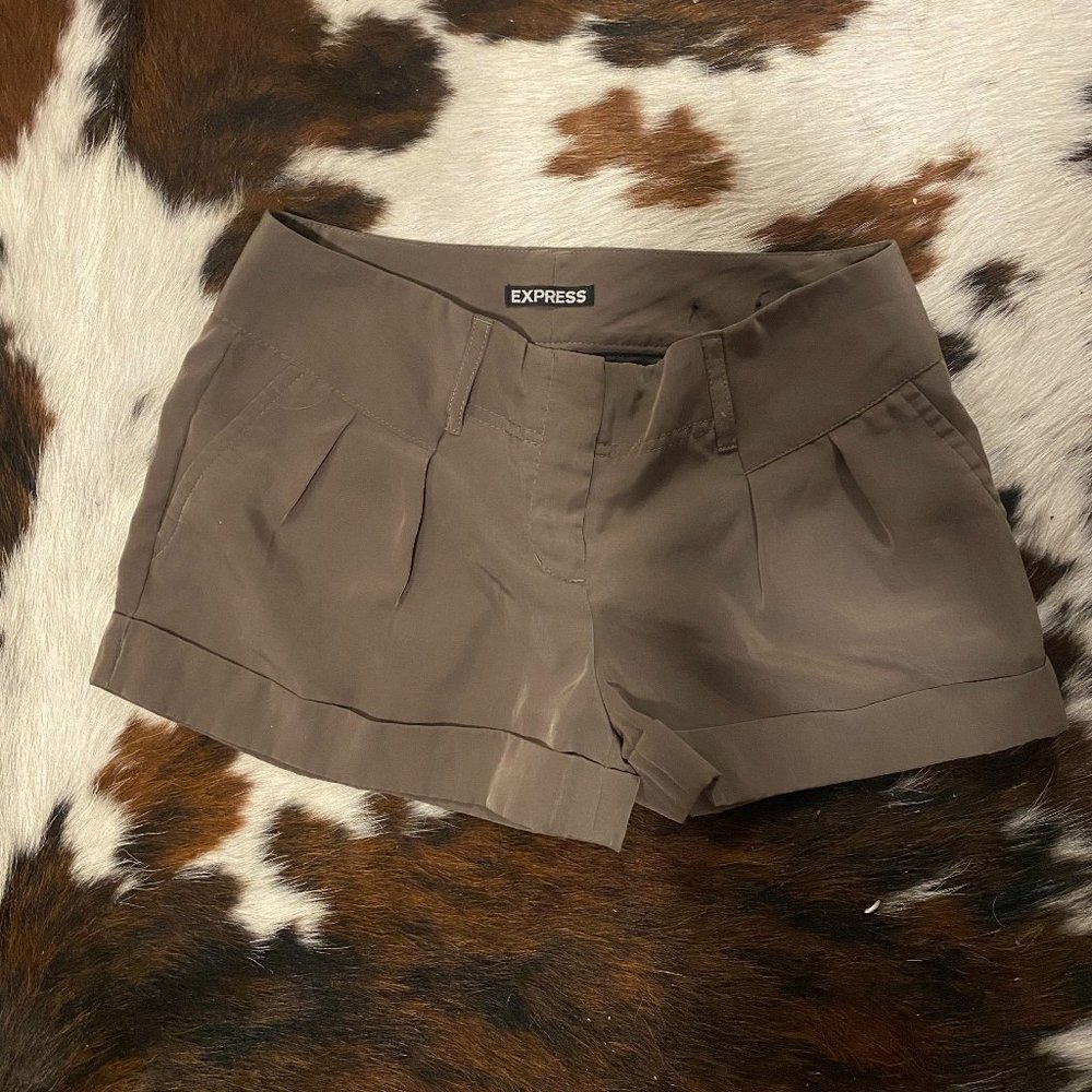 EXPRESS SHORTS - ARMY GREEN